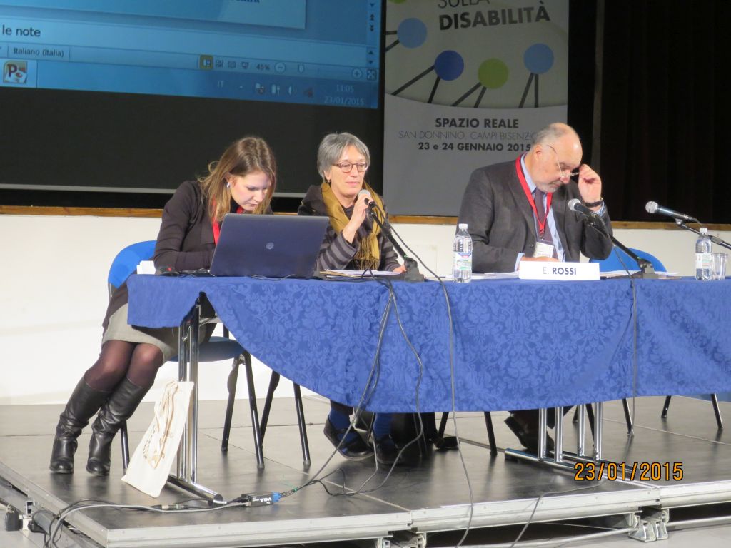 Tavolo relatori con funzionaria regione toscana, Anna Amodeo e Emanuele Rossi