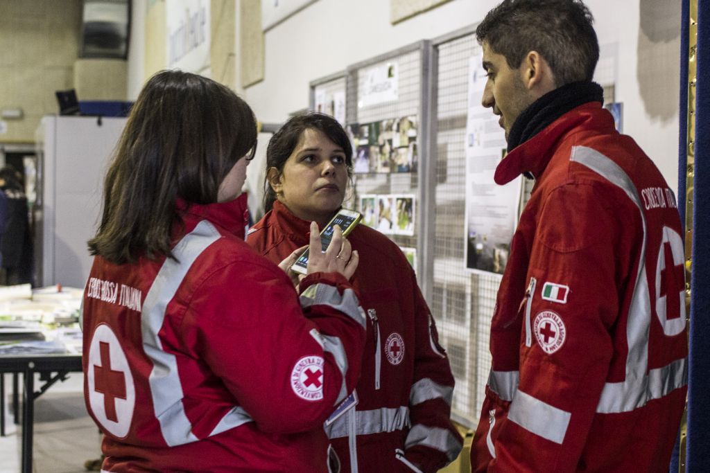 Tre operatori CRI Croce Rossa Italiana